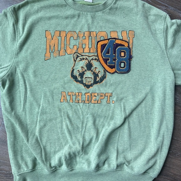 Urban Outfitters Tops - Urban Outfitters Women’s Vintage Michigan Sweatshirt